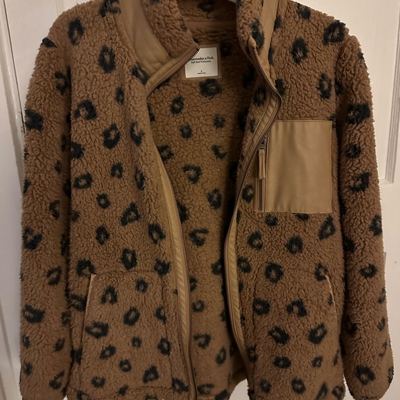 Abercrombie Large leopard sherpa fleece jacket - Picture 2 of 2